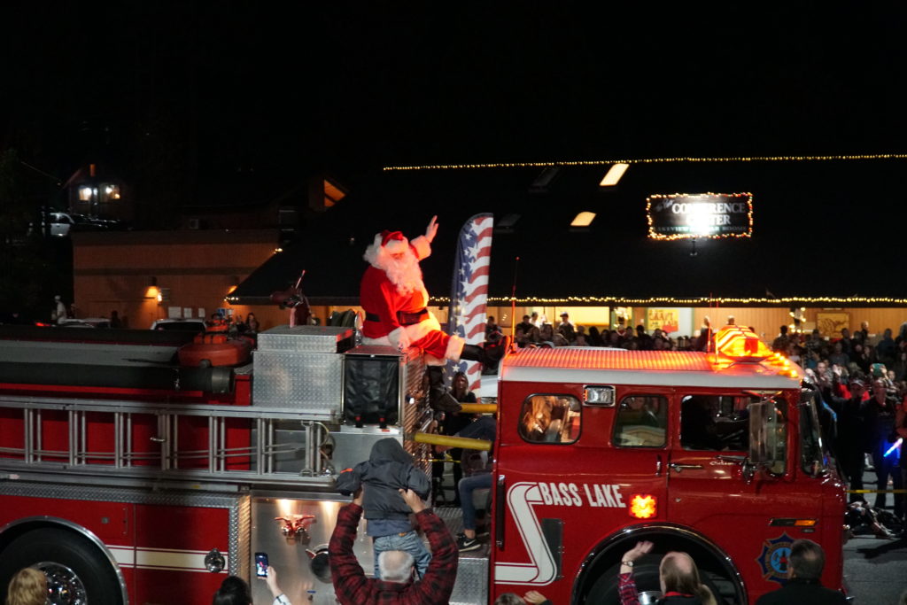 30th Bass Lake Christmas Tree Lighting & Parade of Lights. The Pines